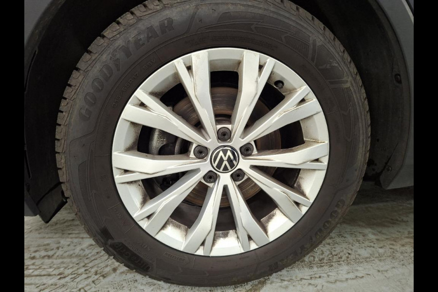 Volkswagen Tiguan 1.5 TSI Life Business | 96500 km | Trekhaak | Navigatie. | VERWACHT!