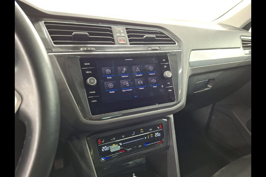Volkswagen Tiguan 1.5 TSI Life Business | 96500 km | Trekhaak | Navigatie. | VERWACHT!