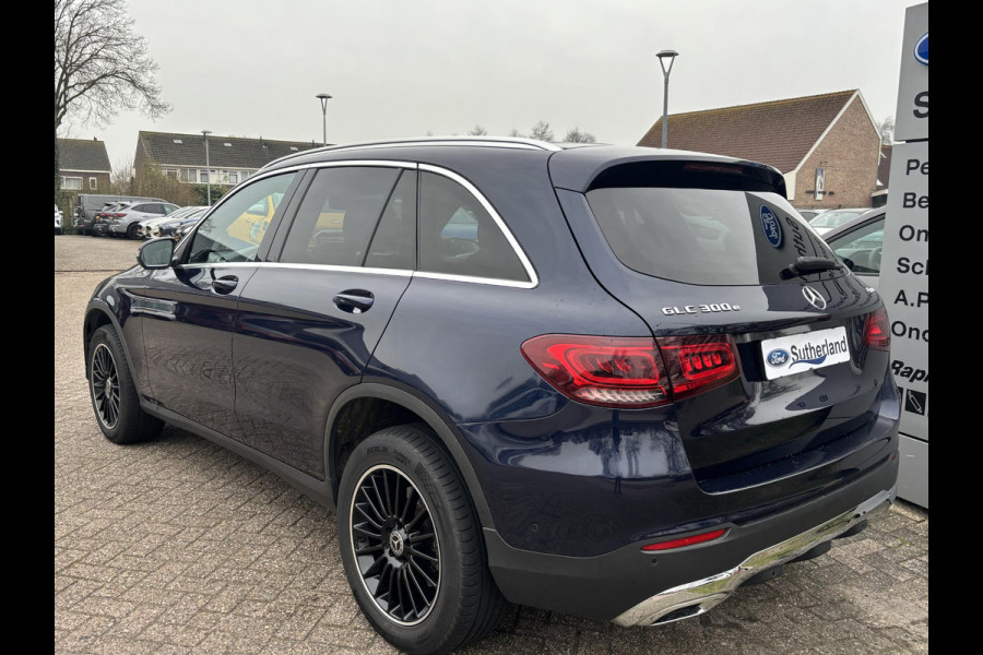 Mercedes-Benz GLC 300e 4MATIC Business Solution | PHEV | 320pk | Plug-in Hybride | Achteruitrijcamera | Navigatie | Half leder