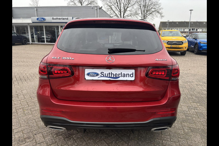 Mercedes-Benz GLC 300e 4MATIC AMG Line | PHEV | Plug-in Hybride | 320pk | Panoramadak | Stoelverwarming | 360 graden camera | Burmester audio