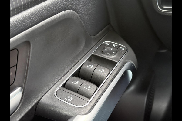 Mercedes-Benz Glb 200 Business Solution Luxury 163pk | Dodehoeksensoren | Elektrische Achterklep | Volledig Leder | Stoelverwarming | Achteruitrijcamera | Eerste eigenaar