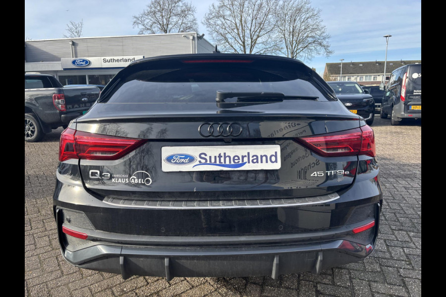 Audi Q3 Sportback 45 TFSI e S Edition | Trekhaak | Stoelverwarming | Achteruitrijcamera  | Sportstoelen