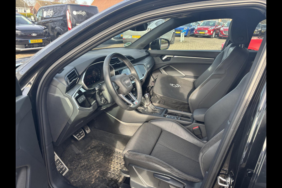 Audi Q3 Sportback 45 TFSI e S Edition | Trekhaak | Stoelverwarming | Achteruitrijcamera  | Sportstoelen