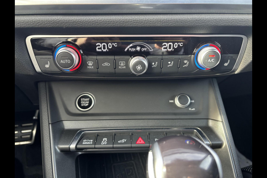 Audi Q3 Sportback 45 TFSI e S Edition | Trekhaak | Stoelverwarming | Achteruitrijcamera  | Sportstoelen