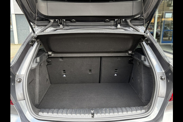 BMW 1-serie 118i Business Edition Plus 136pk Automaat | M Pakket | Navi | Stoelverwarming | PDC |