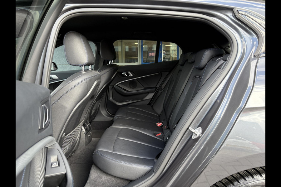 BMW 1-serie 118i Business Edition Plus 136pk Automaat | M Pakket | Navi | Stoelverwarming | PDC |