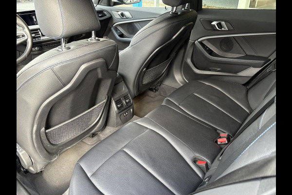 BMW 1-serie 118i Business Edition Plus 136pk Automaat | M Pakket | Navi | Stoelverwarming | PDC |