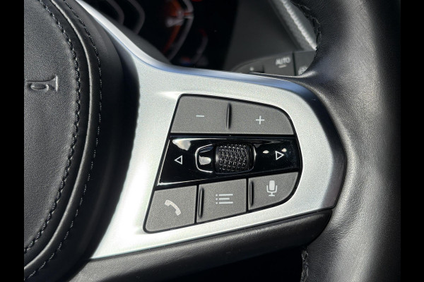 BMW 1-serie 118i Business Edition Plus 136pk Automaat | M Pakket | Navi | Stoelverwarming | PDC |