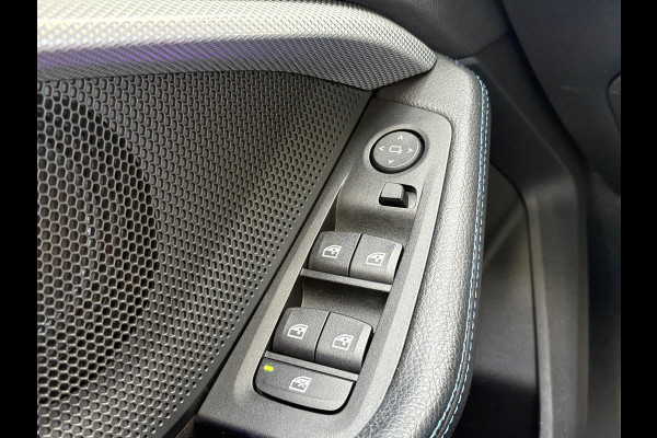 BMW 1-serie 118i Business Edition Plus 136pk Automaat | M Pakket | Navi | Stoelverwarming | PDC |