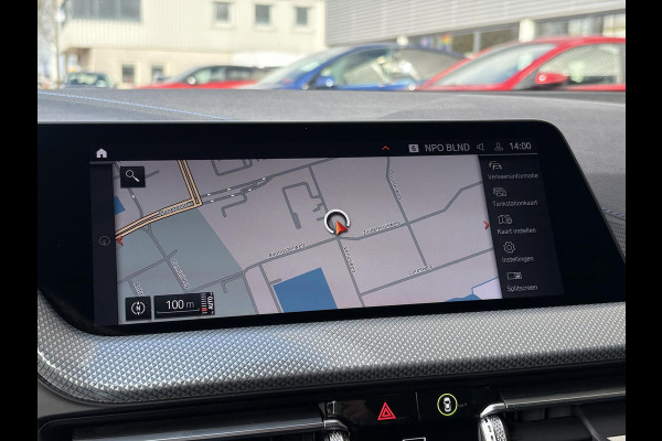 BMW 1-serie 118i Business Edition Plus 136pk Automaat | M Pakket | Navi | Stoelverwarming | PDC |