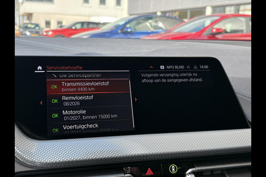 BMW 1-serie 118i Business Edition Plus 136pk Automaat | M Pakket | Navi | Stoelverwarming | PDC |