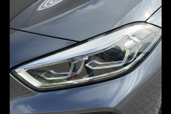 BMW 1-serie 118i Business Edition Plus 136pk Automaat | M Pakket | Navi | Stoelverwarming | PDC |