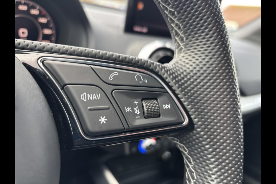 Audi Q2 35 TFSI S Edition 150pk Automaat | Trekhaak | 2x S-line | Stoelverwarming | Elek Achterklep  | Navigatie