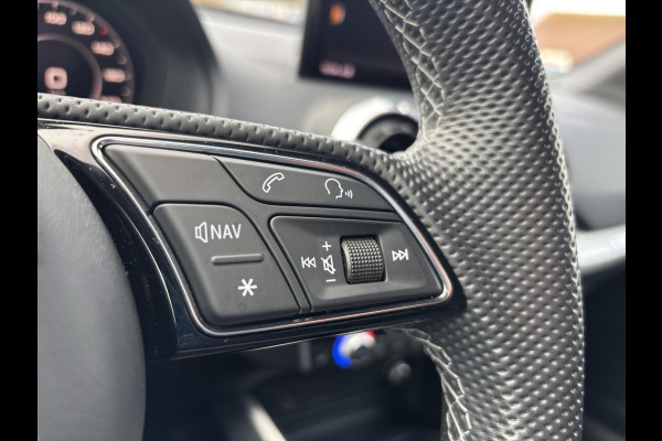 Audi Q2 35 TFSI S Edition 150pk Automaat | Trekhaak | 2x S-line | Stoelverwarming | Elek Achterklep  | Navigatie