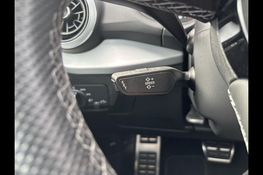 Audi Q2 35 TFSI S Edition 150pk Automaat | Trekhaak | 2x S-line | Stoelverwarming | Elek Achterklep  | Navigatie
