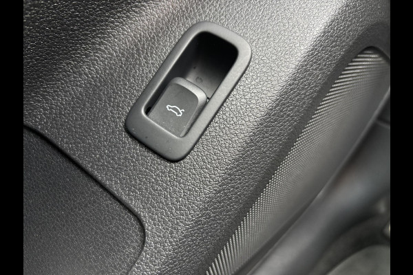 Audi Q2 35 TFSI S Edition 150pk Automaat | Trekhaak | 2x S-line | Stoelverwarming | Elek Achterklep  | Navigatie