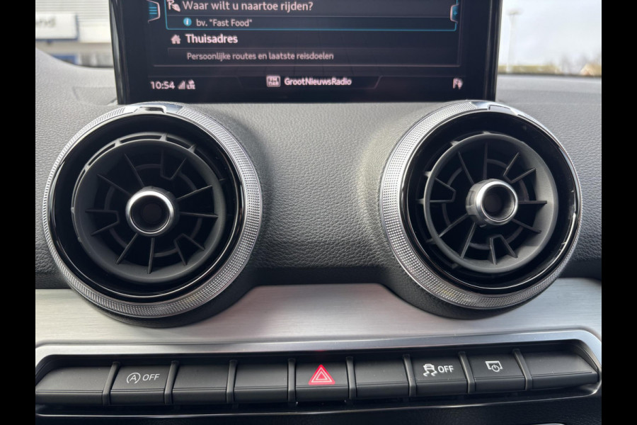 Audi Q2 35 TFSI S Edition 150pk Automaat | Trekhaak | 2x S-line | Stoelverwarming | Elek Achterklep  | Navigatie