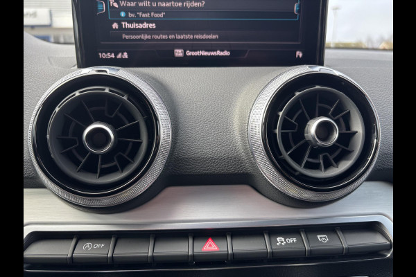 Audi Q2 35 TFSI S Edition 150pk Automaat | Trekhaak | 2x S-line | Stoelverwarming | Elek Achterklep  | Navigatie