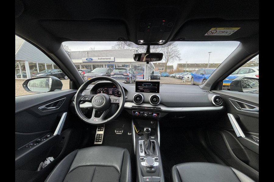 Audi Q2 35 TFSI S Edition 150pk Automaat | Trekhaak | 2x S-line | Stoelverwarming | Elek Achterklep  | Navigatie