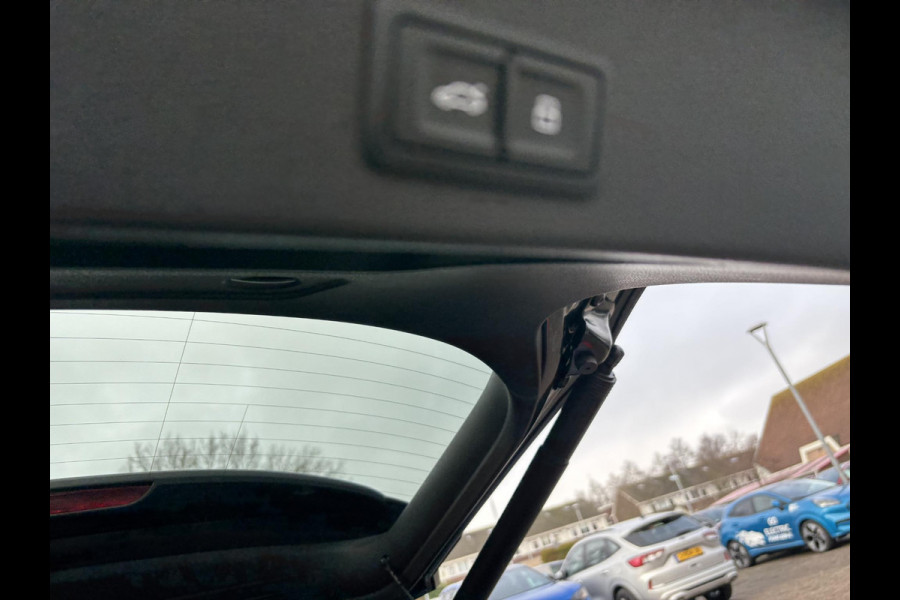 Audi Q2 35 TFSI S Edition 150pk Automaat | Trekhaak | 2x S-line | Stoelverwarming | Elek Achterklep  | Navigatie
