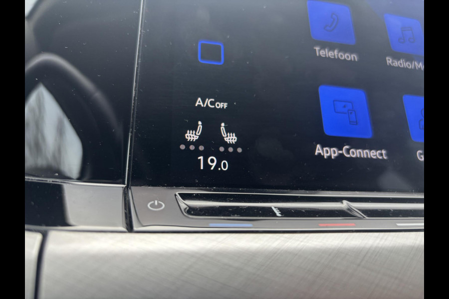 Volkswagen Golf Variant 1.0 TSI Life Business 110PK | Adaptieve Cruise | CarPlay | Stoelverwarming | Elektr. Stoel | Camera