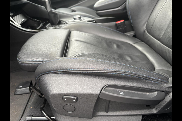 BMW X1 xDrive25e eDrive M Sport | Plug-in Hybride | PHEV | 220pk | Panoramadak | Storm Bay Metallic | 19 inch | M Pakket | Camera | Sportstoelen | Led verlichting | Head Up Display | Shadowline Exterieur