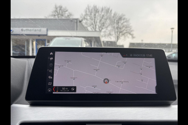 BMW X1 xDrive25e eDrive M Sport | Plug-in Hybride | PHEV | 220pk | Panoramadak | Storm Bay Metallic | 19 inch | M Pakket | Camera | Sportstoelen | Led verlichting | Head Up Display | Shadowline Exterieur