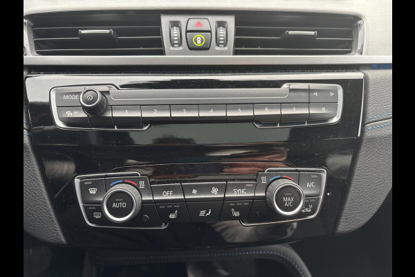 BMW X1 xDrive25e eDrive M Sport | Plug-in Hybride | PHEV | 220pk | Panoramadak | Storm Bay Metallic | 19 inch | M Pakket | Camera | Sportstoelen | Led verlichting | Head Up Display | Shadowline Exterieur