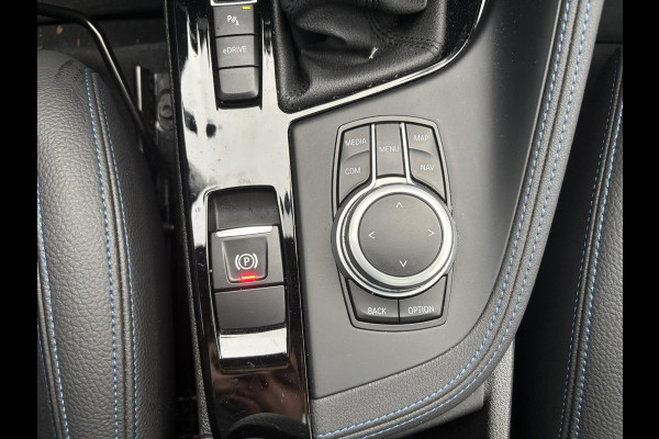 BMW X1 xDrive25e eDrive M Sport | Plug-in Hybride | PHEV | 220pk | Panoramadak | Storm Bay Metallic | 19 inch | M Pakket | Camera | Sportstoelen | Led verlichting | Head Up Display | Shadowline Exterieur