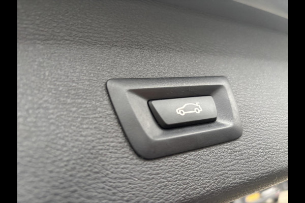 BMW X1 xDrive25e eDrive M Sport | Plug-in Hybride | PHEV | 220pk | Panoramadak | Storm Bay Metallic | 19 inch | M Pakket | Camera | Sportstoelen | Led verlichting | Head Up Display | Shadowline Exterieur