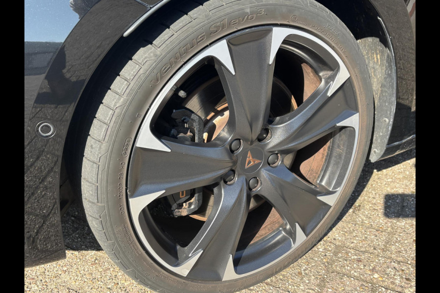 CUPRA Leon Sportstourer 1.4 e-Hybrid VZ Business 245pk | PHEV | Stoelverwarming | Camera | Adaptive cruise control
