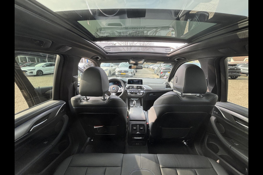 BMW X3 xDrive30e M Sport | Plug-in Hybride | PHEV | Volle uitrusting | 20 inch |  Panoramadak | Trekhaak | Harman/kardon | 360 graden camera | Leder Vernasca Schwarz | Elektrische stoelen met memory functie | M pakket | Sportstoelen | Stoelverwarming| Adaptive Led | Head Up Display | Keyless entry | Elektrische achterklep | Adaptive cruise control | Dodehoeksensoren | Digitaal instrumentenpaneel SCI |