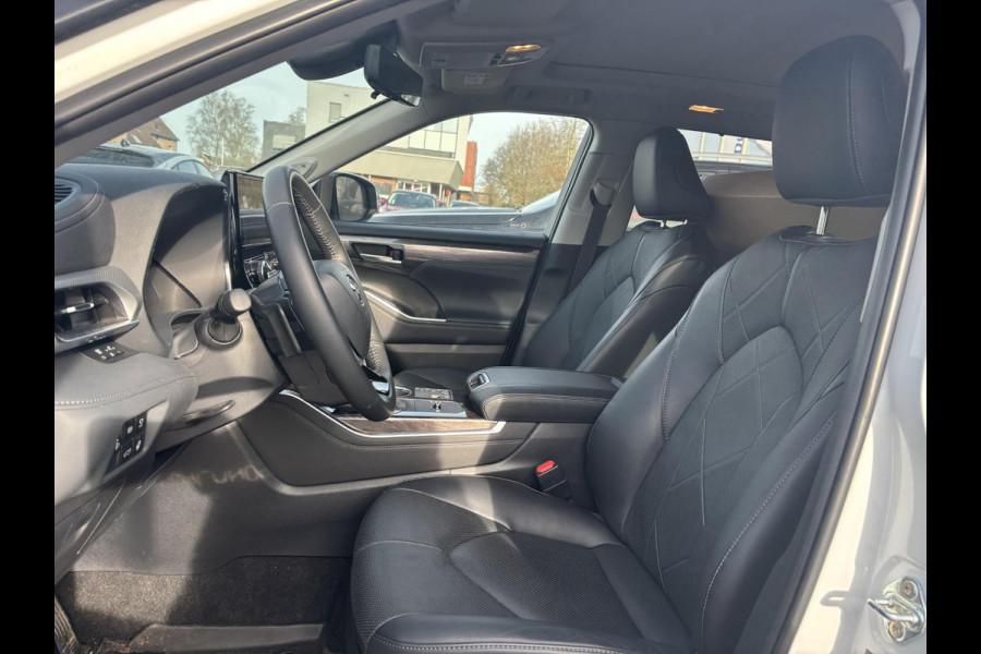 Toyota highlander 2.5 AWD Hybrid Premium | 7p |  Panoramadak | 360 graden camera | Platinum Pearl White | Adaptieve cruisecontrol | JBL audio | Head up Display | Stoelverwarming | Achterbank verwarmd