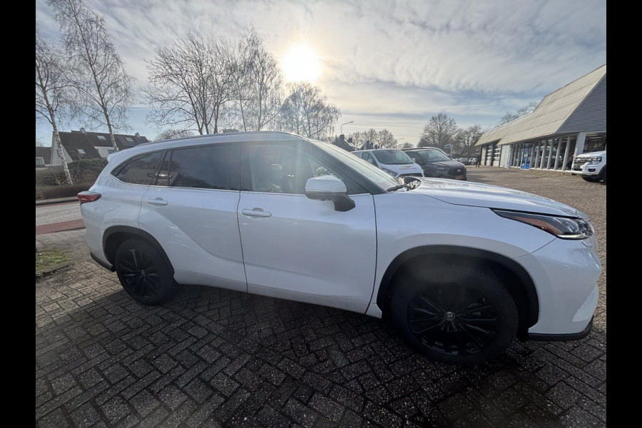 Toyota highlander 2.5 AWD Hybrid Premium | 7p |  Panoramadak | 360 graden camera | Platinum Pearl White | Adaptieve cruisecontrol | JBL audio | Head up Display | Stoelverwarming | Achterbank verwarmd