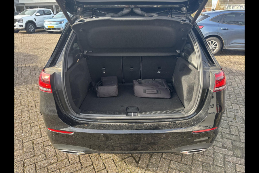 Mercedes-Benz B-Klasse 250 e AMG Line | Plug-in Hybride | PHEV | Stoelverwarming | Camera | Navigatiesysteem | getint warmtewerend glas