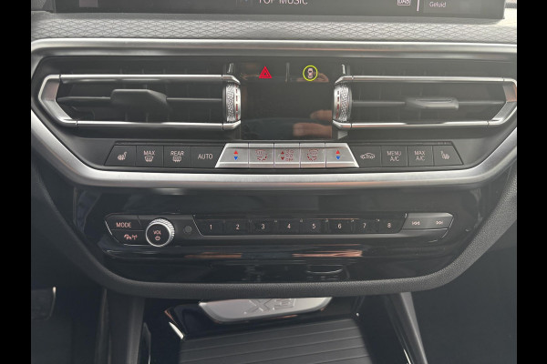 BMW X3 xDrive30e M Sport | Plug-in Hybride | incl. BMW Service Inclusive (5 jaar/100.000 km) | M pakket | Harman Kardon | Sportstoelen | Elektrische stoelen met geheugenfunctie | 360 graden camera | Stoelverwarming | Keyless | Elektrische achterklep | Adaptive Led | High-beam Headlights Control | Head Up Display | Adaptief demping systeem