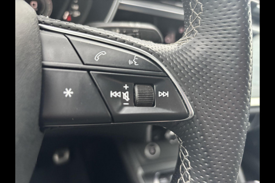 Audi Q3 45 TFSI e S edition | S-Line | Sportstoelen | Leder | Stoelverwarming |  Achteruitrijcamera 360