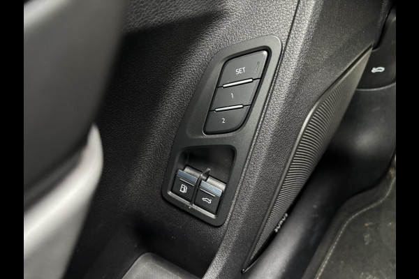 Audi Q3 45 TFSI e S edition | S-Line | Sportstoelen | Leder | Stoelverwarming |  Achteruitrijcamera 360