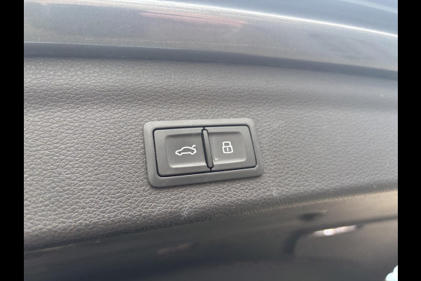 Audi Q3 45 TFSI e S edition | S-Line | Sportstoelen | Leder | Stoelverwarming |  Achteruitrijcamera 360