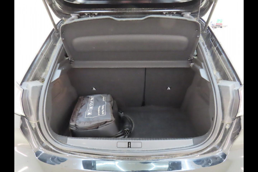 Peugeot e-208 EV Active 50 kWh | 53.000 KM | SOH 93% | Navigatie | VERWACHT!