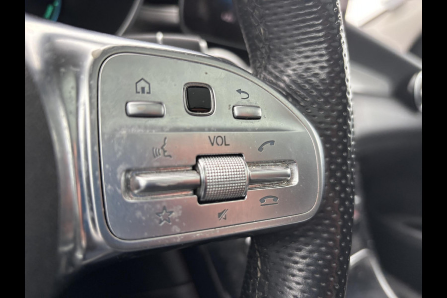 Mercedes-Benz GLC 300e 4MATIC AMG Line | 320pk PHEV | Panormadak | Afneembare Trekhaak | Burmester Audio | Stoelverwarming |  Achteruitrijcamera