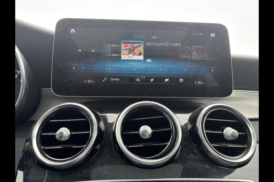 Mercedes-Benz GLC 300e 4MATIC AMG Line | 320pk PHEV | Panormadak | Afneembare Trekhaak | Burmester Audio | Stoelverwarming |  Achteruitrijcamera