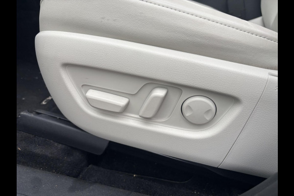 Mazda CX-60 2.5 e-SkyActiv PHEV Takumi | Panoramadak / Kanteldak (Glas) |  360 graden camera | Achteruitrijcamera | Stoelverwarming |  Adaptieve Cruise Control