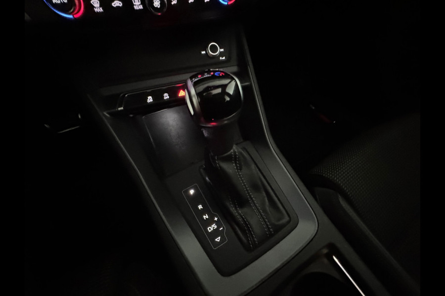 Audi Q3 35 TFSI S Line Pano|Camera|Sfeer|CarPlay|NL Auto|NAP