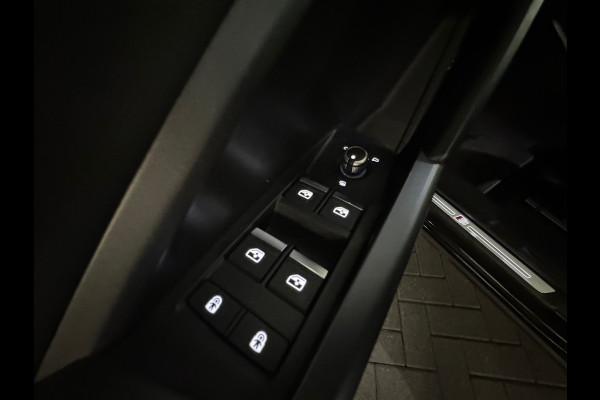 Audi Q3 35 TFSI S Line Pano|Camera|Sfeer|CarPlay|NL Auto|NAP