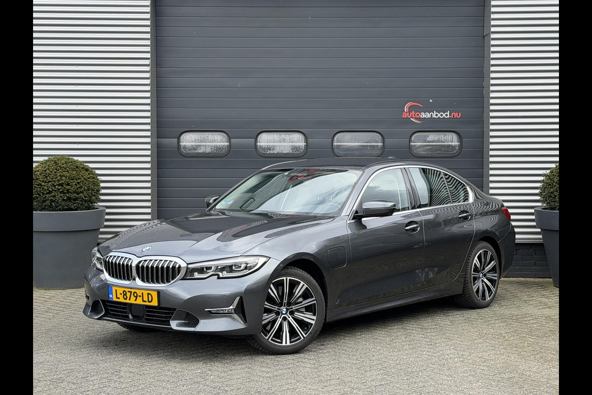 BMW 3-serie 330e | 360* Camera | Navigatie | Lederen Bekleding | DAB | Trekhaak |