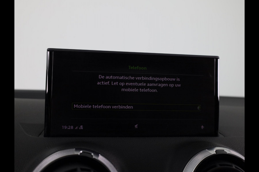 Audi Q2 30 TFSI Business Edition 110pk | Navigatie | Virtual Cockpit | Parkeercamera | 18 inch Lichtmetalen velgen