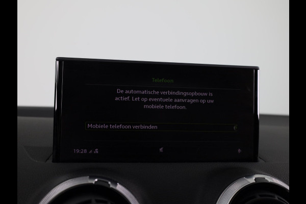 Audi Q2 30 TFSI Business Edition 110pk | Navigatie | Virtual Cockpit | Parkeercamera | 18 inch Lichtmetalen velgen