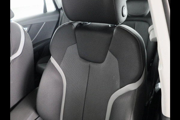 Audi Q2 30 TFSI Business Edition 110pk | Navigatie | Virtual Cockpit | Parkeercamera | 18 inch Lichtmetalen velgen