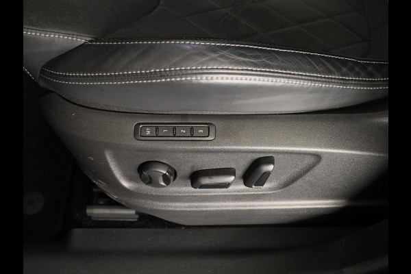 Škoda Kodiaq 1.5 TSI Sportline Business 150 pk Automaat (DSG) | Navigatie | Trekhaak (wegklapbaar) | Parkeersensoren | Achteruitrijcamera | Autom. airco (3 zones) | Stoelverwarming |